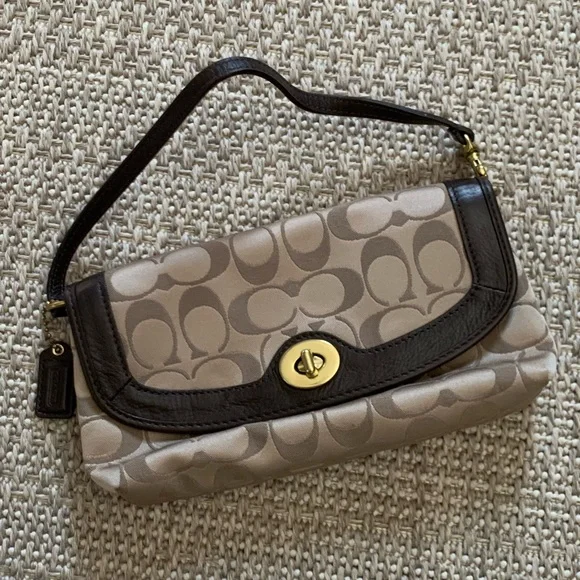 Authentic COACH Purse Signature C Material - Picture 1 of 8